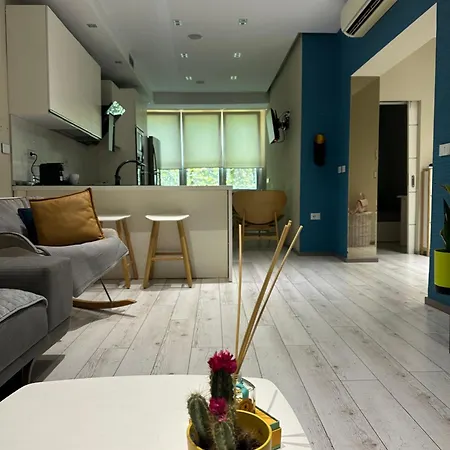 Klt Blloku Center * 地拉那